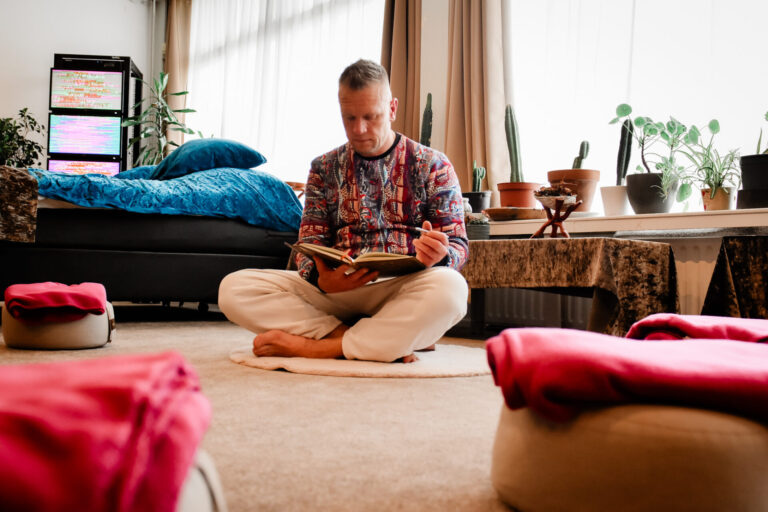 Healing hostel EEsystem energy enhancement system overnachting