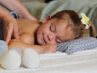 ontspannen kind kindermassage ontspanning rustig worden kind